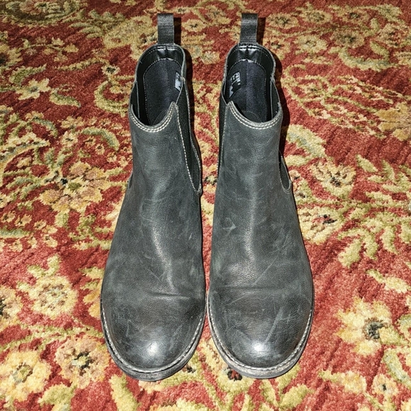 Clarks chelsea boots - Picture 2 of 5